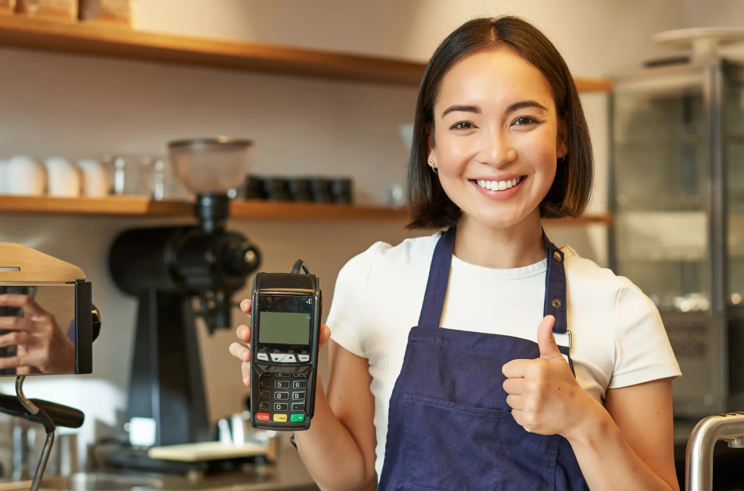 Máy mPOS thường sử dụng nhiều tiêu chuẩn bảo mật để đảm bảo an toàn cho các giao dịch