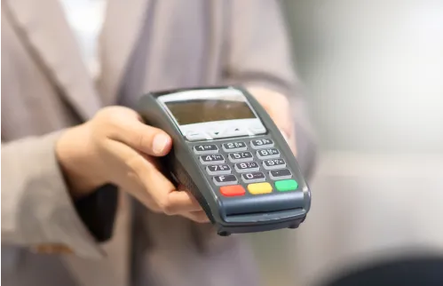 Vay tiêu dùng tín chấp