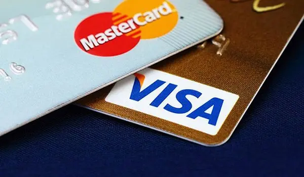 Thẻ MasterCard Credit và MasterCard Debit là 2 loại thẻ được sử dụng phổ biến nhất hiện nay